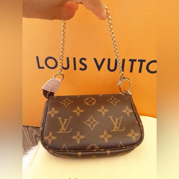 Limited Edition "I Rue Scribe Paris" Mini Pochette Accessories - Picture 11 of 16